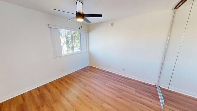 Foto del interior - 6 WEEKS FREE!! Steps from Fallbrook Mall