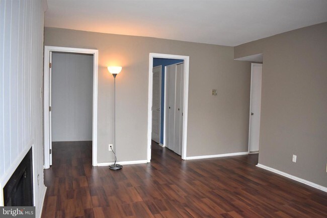 Building Photo - 122 Duvall Ln