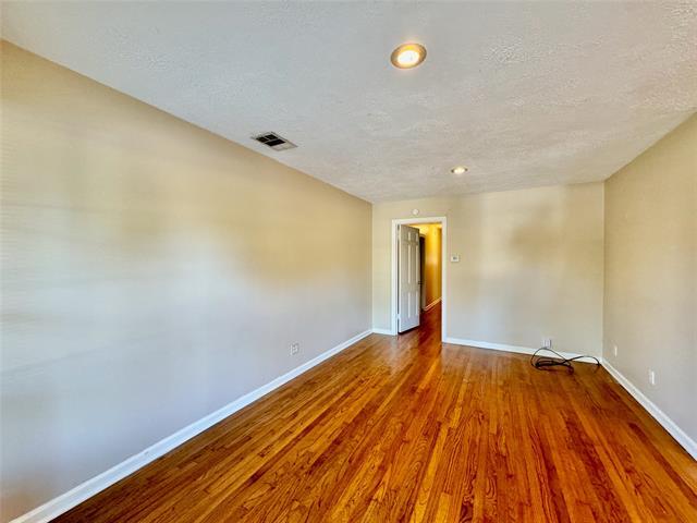Foto del edificio - 5404 Martel Ave
