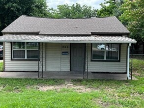 Building Photo - 1316 N Prairie Creek Rd