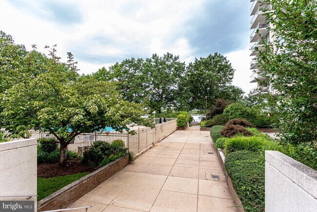 Foto del edificio - 1425 4th St SW