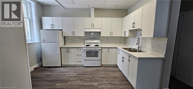 Building Photo - 130 Brown St