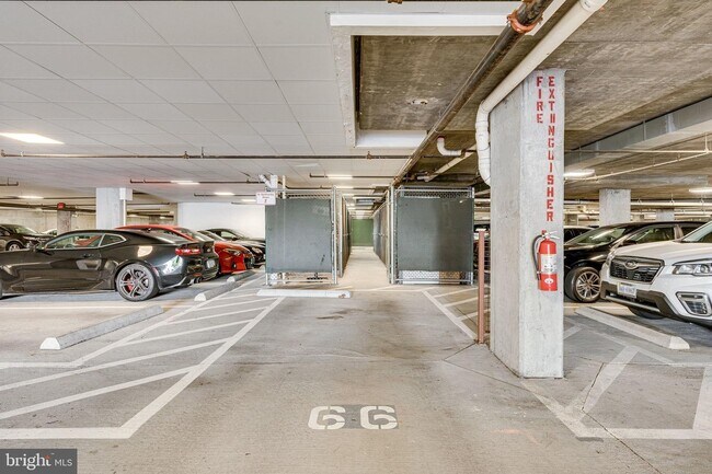 Foto del edificio - 24701 Byrne Meadow Sq