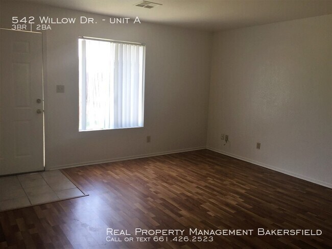 Building Photo - 542 Willow Dr Unit A