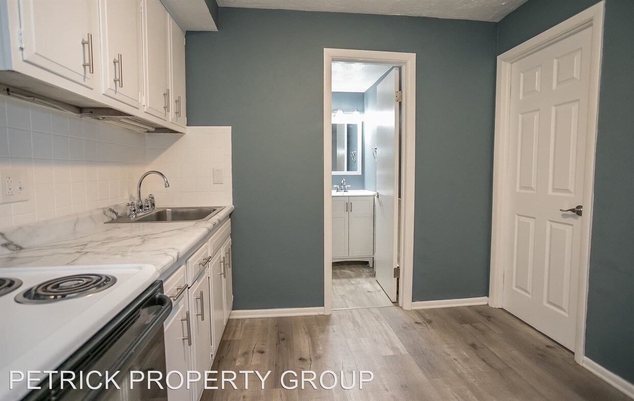 Primary Photo - 2 br, 1 bath Apartment - 545 E. Erie Ave