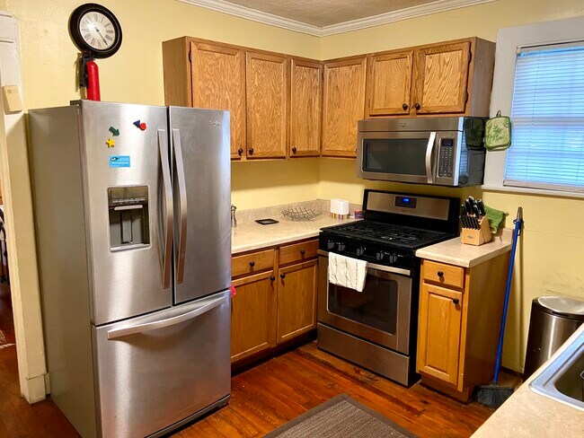 Kitchen, Frenc Dr. Refrigerator, Gas stove and Microwave - 1028 Cherokee St