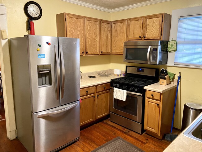 Kitchen, Frenc Dr. Refrigerator, Gas stove and Microwave - 1028 Cherokee St