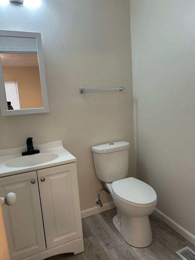 Building Photo - 1121 S 23rd St Building Photo - 1121 S 23rd St