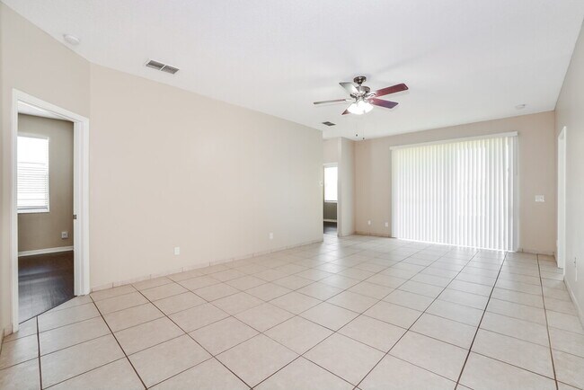 Foto del edificio - 4059 Boca Woods Dr