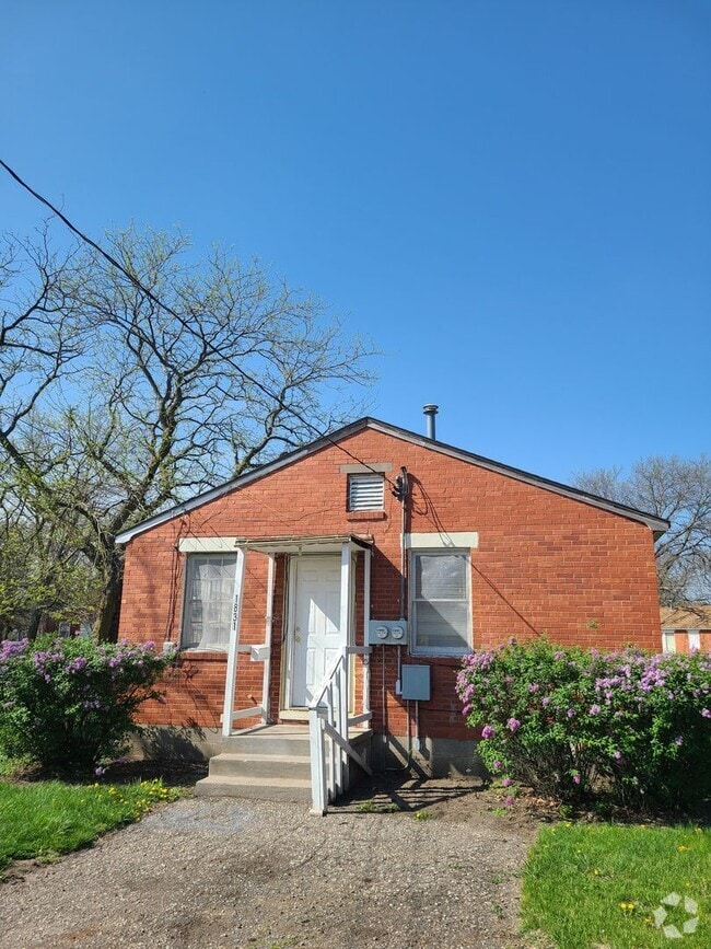 Building Photo - 1829-1831 N Madison St