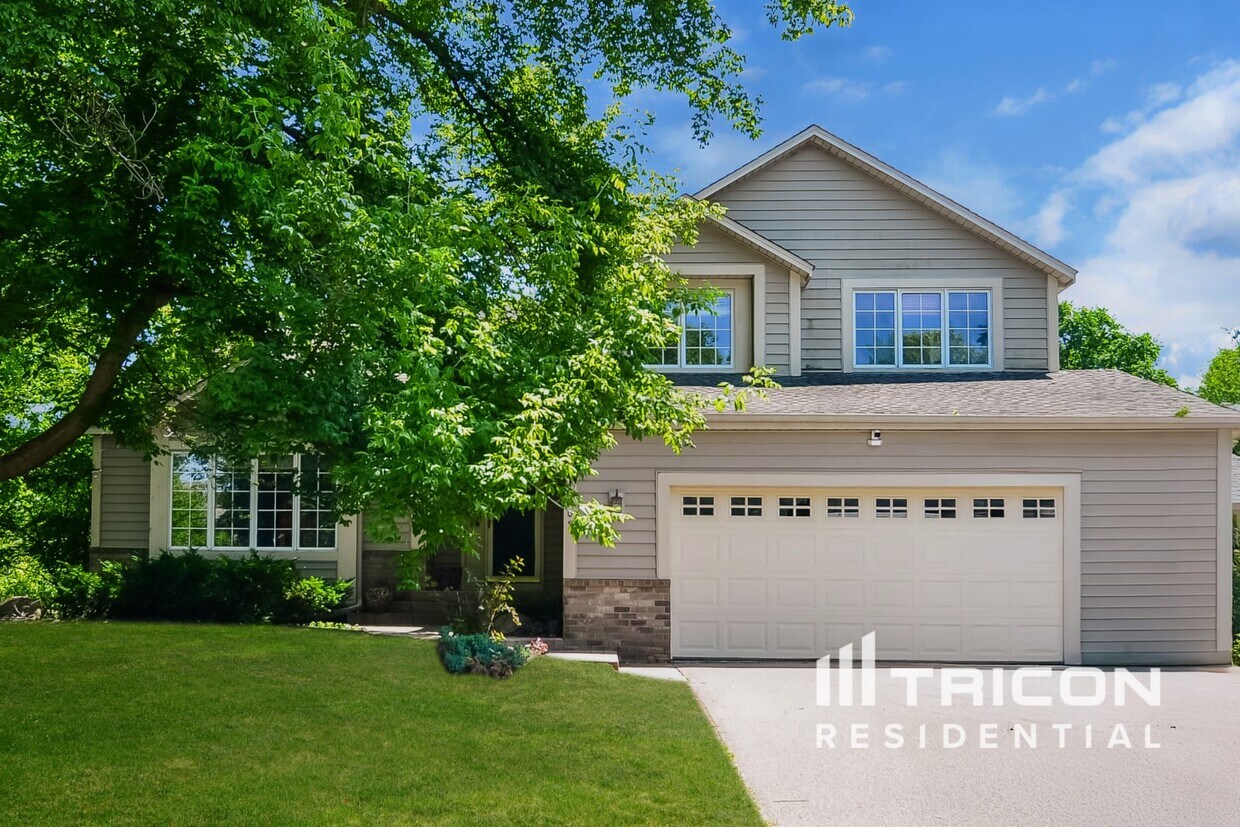 Foto principal - 18705 37th Ave N