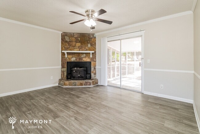 Foto del edificio - 2104 Hillbeck Dr