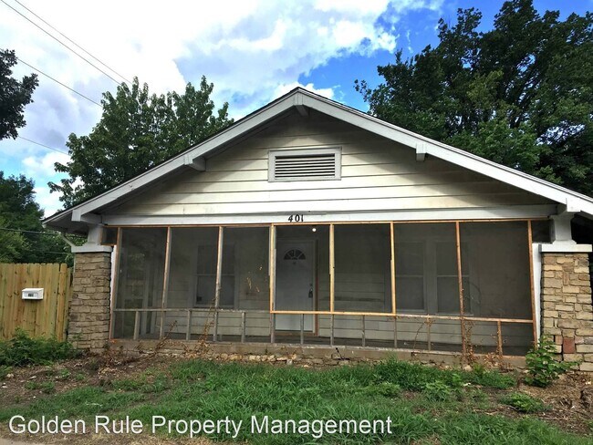 Building Photo - 3 br, 1 bath House - 401 N Madison