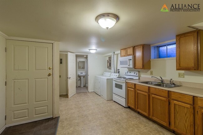 Foto del edificio - 1016 Bertrand St