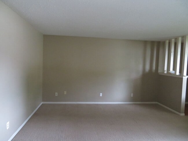 Foto del edificio - 2202 Hunt Dr