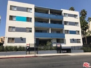 Building Photo - 7045 Hawthorn Ave