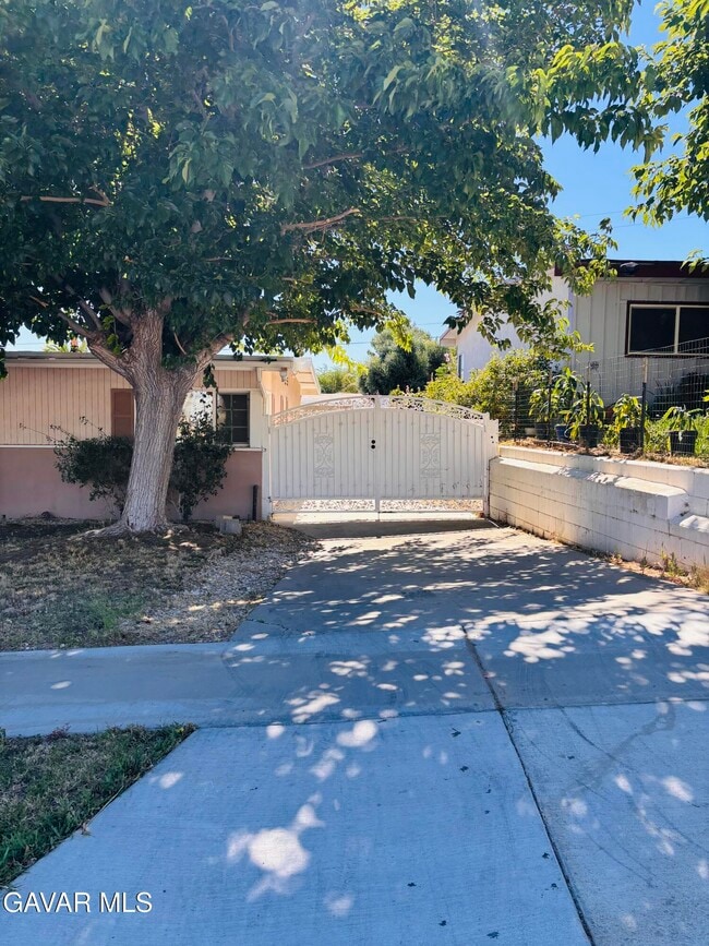 Building Photo - 38650 Yucca Tree St
