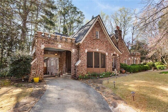 Foto del edificio - 1355 Harvard Rd NE