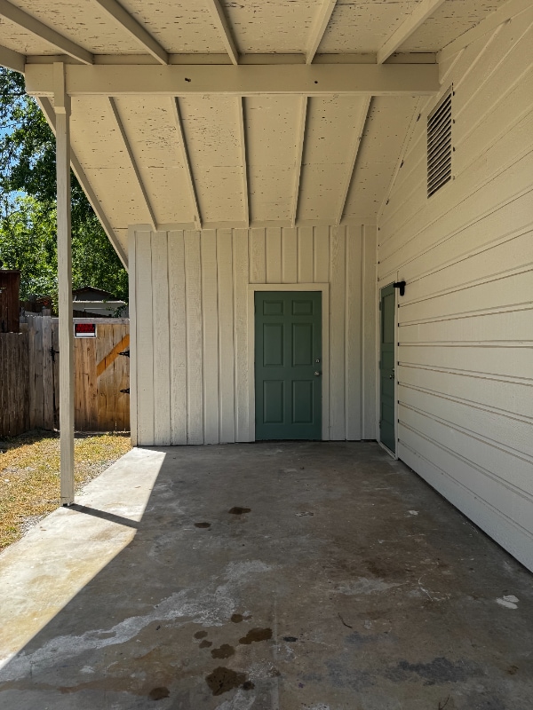 Building Photo - 5710 Glen Meadow Dr
