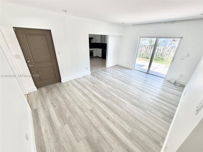Foto del edificio - 1272 NE 145th St