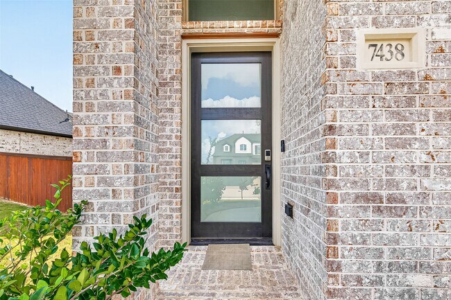 Building Photo - 7438 Denali Dr