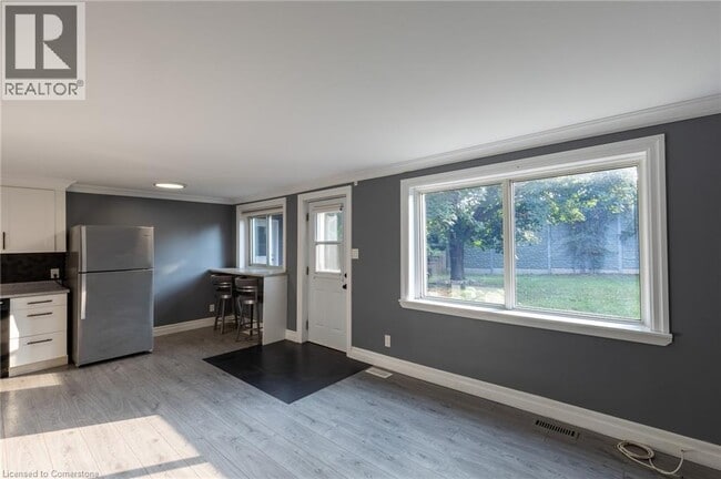 Photo du bâtiment - 367 Hillcrest Rd