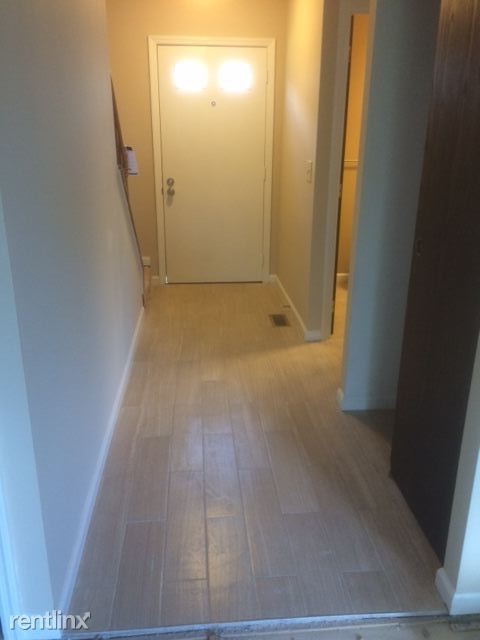 Foto principal - 9469 Haddington Ct