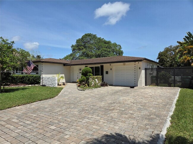 Foto del edificio - 10220 SW 105th St