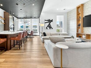 Building Photo - 102 Court St