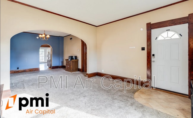 Building Photo - 520 Old Main St