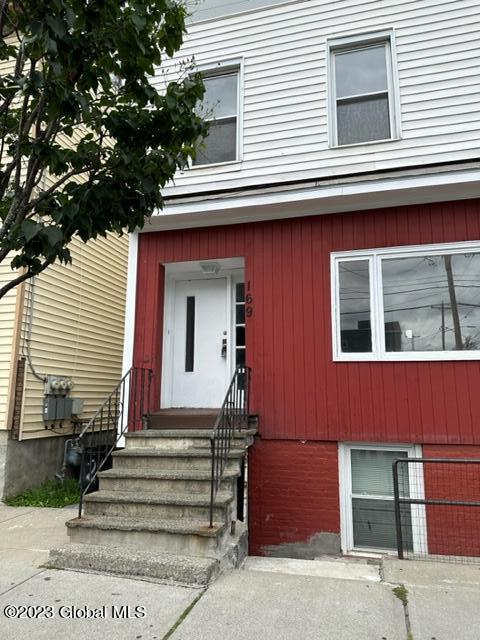 Primary Photo - 169 Quail St