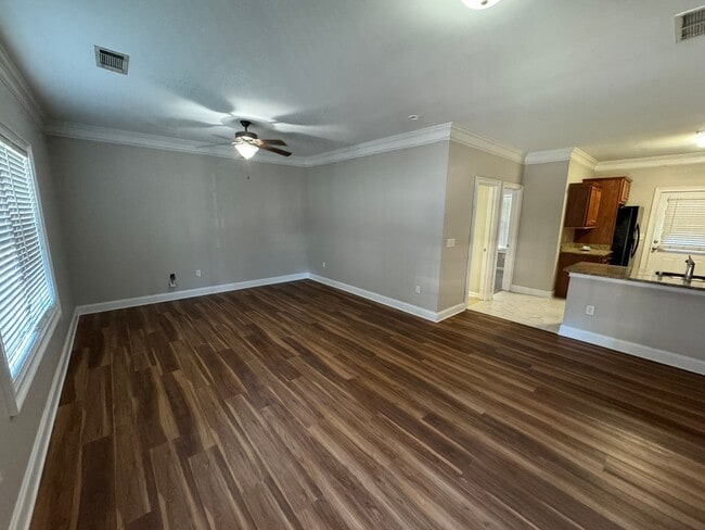 Building Photo - Awesome Property @ The Verandas on Ruth St.!