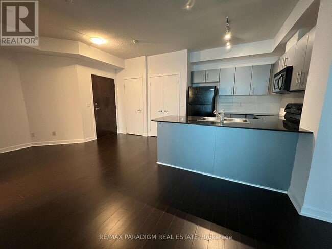 Photo du bâtiment - 12 Yonge St