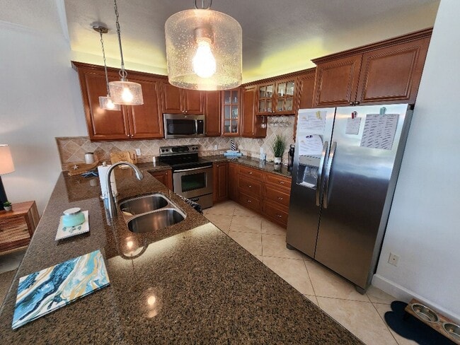 Building Photo - Beautiful Fully Furnished Marker 33 Condo on the water