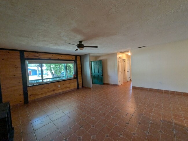 Building Photo - Lovely large 2/2/1 in Beverly HIlls