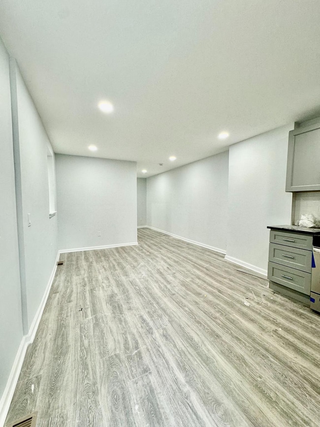 Photo - 3011 W Girard Ave Apartment