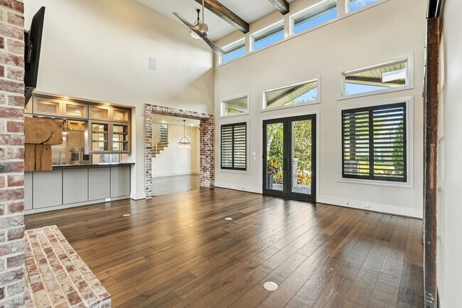 Building Photo - 3610 Oak Forest Dr