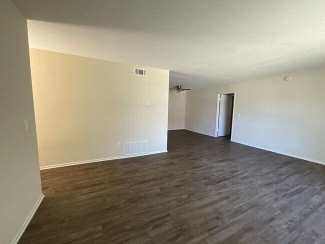 Foto del edificio - Lynn16841