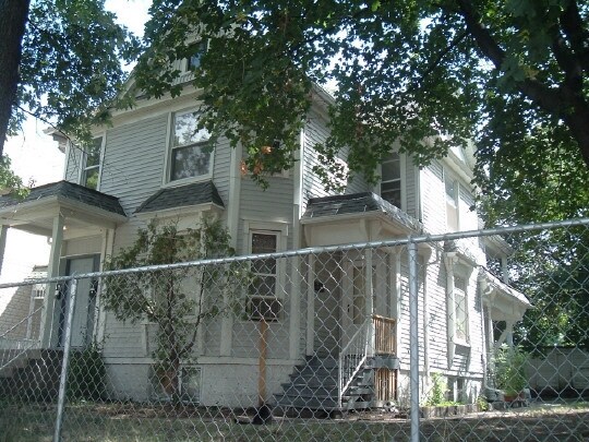 Primary Photo - 1110 S 6th St