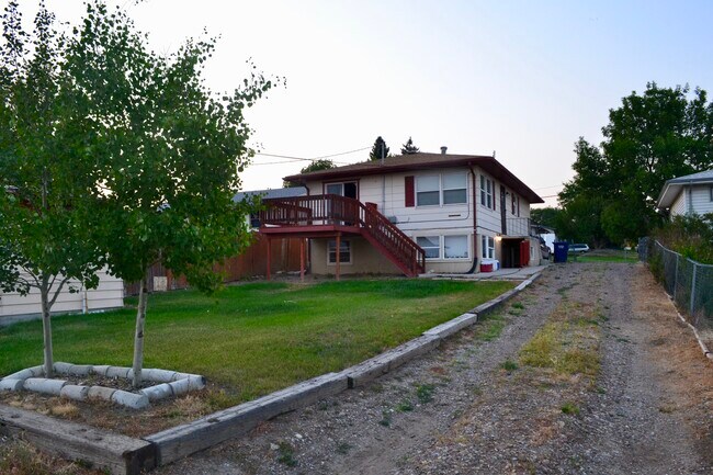 Foto del edificio - 1106 10th Ave NW