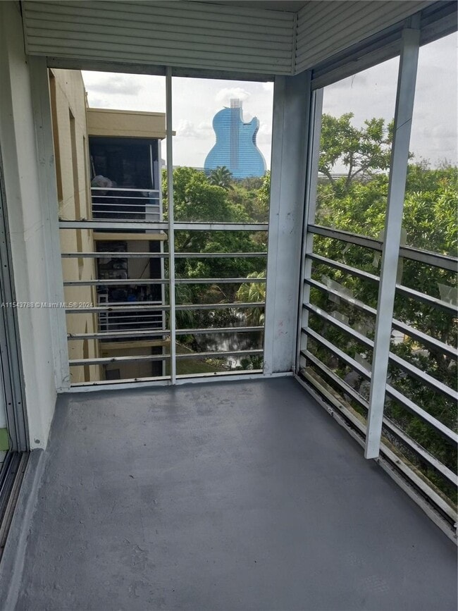 Building Photo - 4121 Stirling Rd