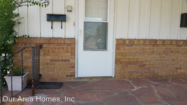 Building Photo - 2 br, 1 bath House - 829 Main St