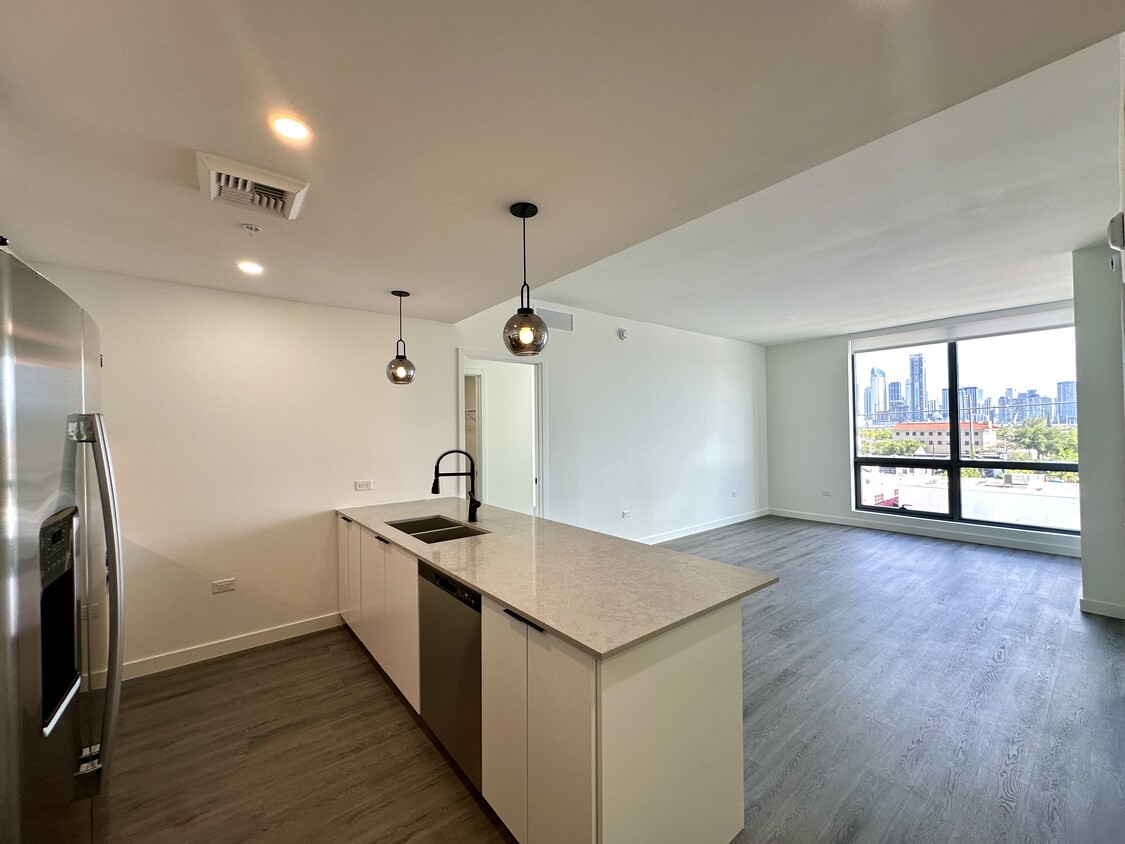 Foto principal - 243 NW 30th St