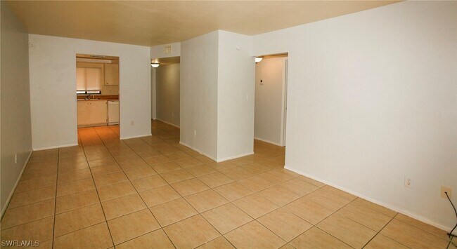 Building Photo - 2660 Park Windsor Dr