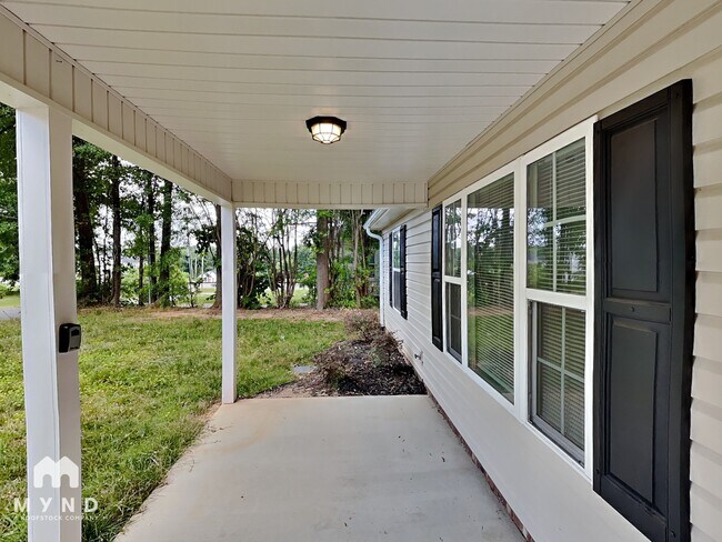 Foto del edificio - 1848 Haynes Ave