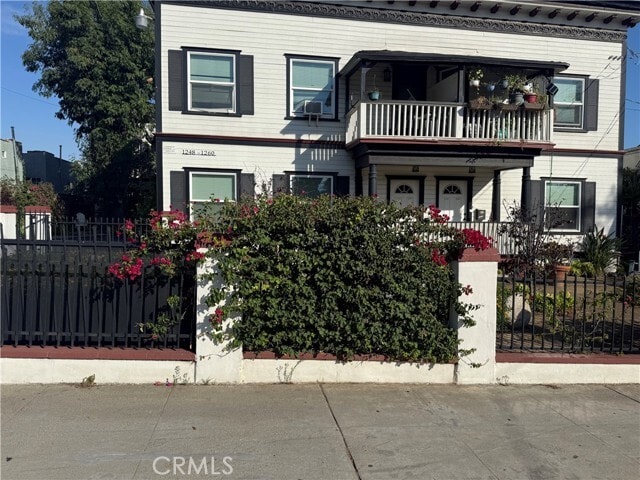Building Photo - 1254 N Raymond Ave