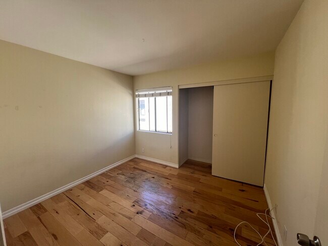 Building Photo - 555 W Wilson Ave
