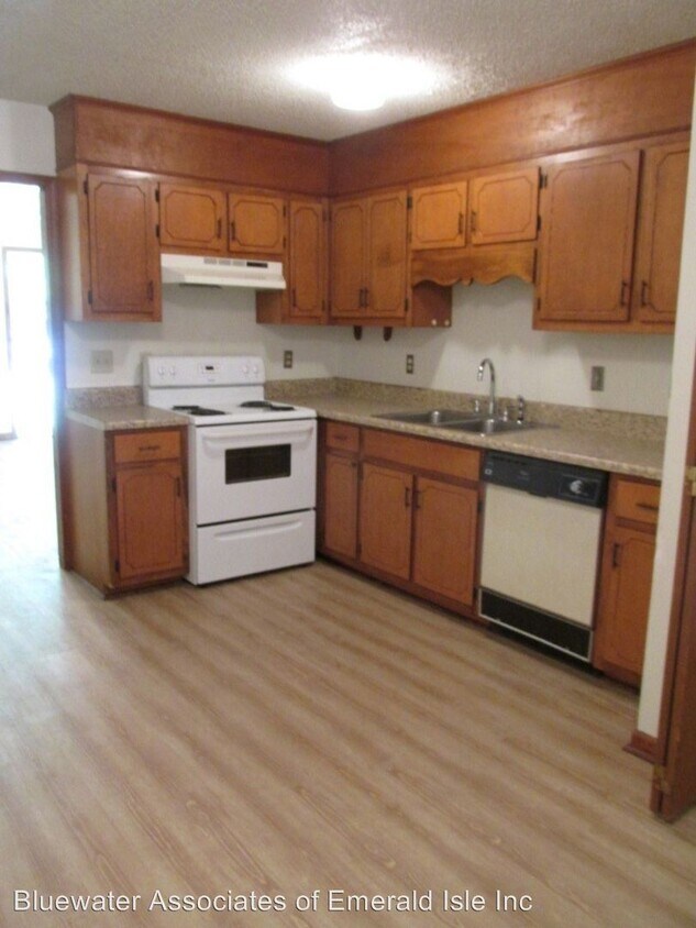 Building Photo - 2 br, 1 bath House - 107 Hickory Hills Court
