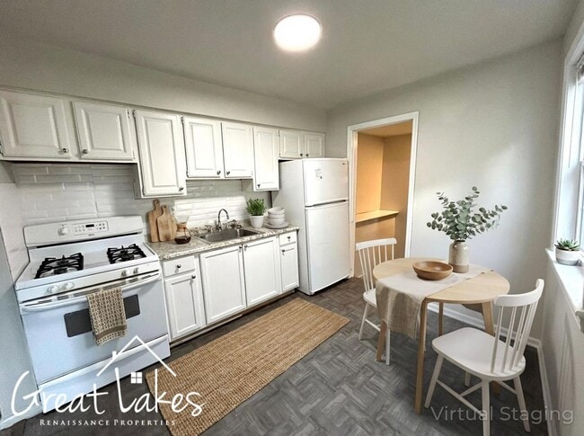 Foto del edificio - Lovely 2 Bedroom 1 Bathroom now available for rent