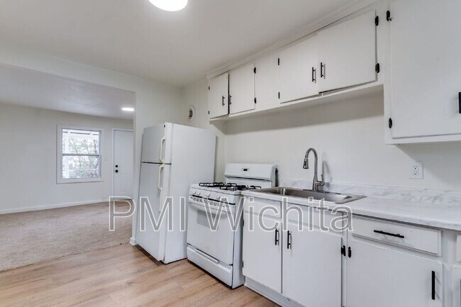 Foto del edificio - 4311 E Lincoln St